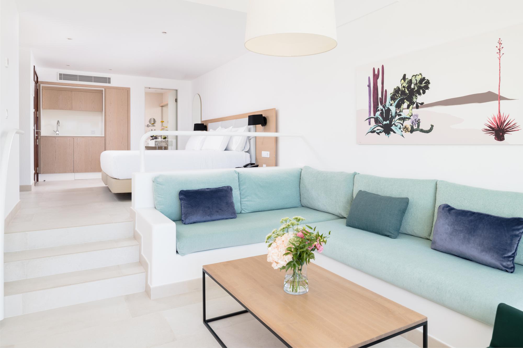 Plus Fariones Suite Hotel slide 4