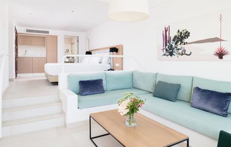 Plus Fariones Suite Hotel slide 4