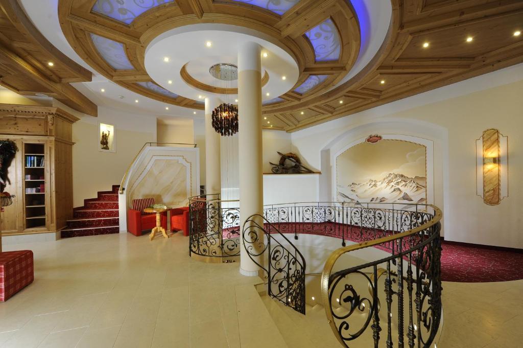 Hotel Alpina slide 4