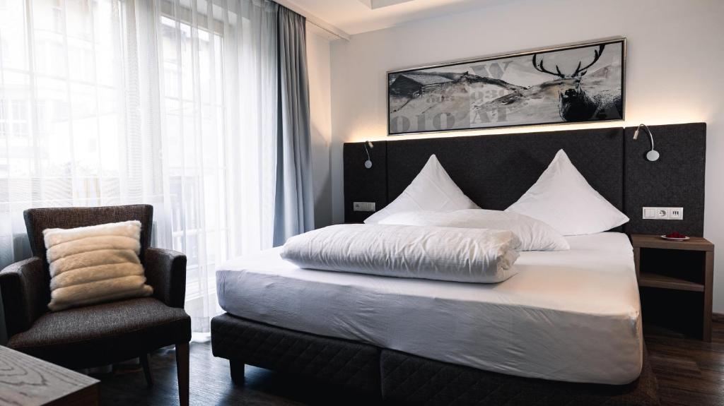 Hotel Alpina slide 2