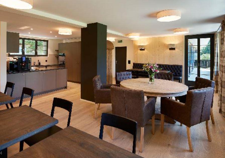 Eiger View Alpine Lodge slide 5