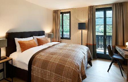 Eiger View Alpine Lodge slide 3