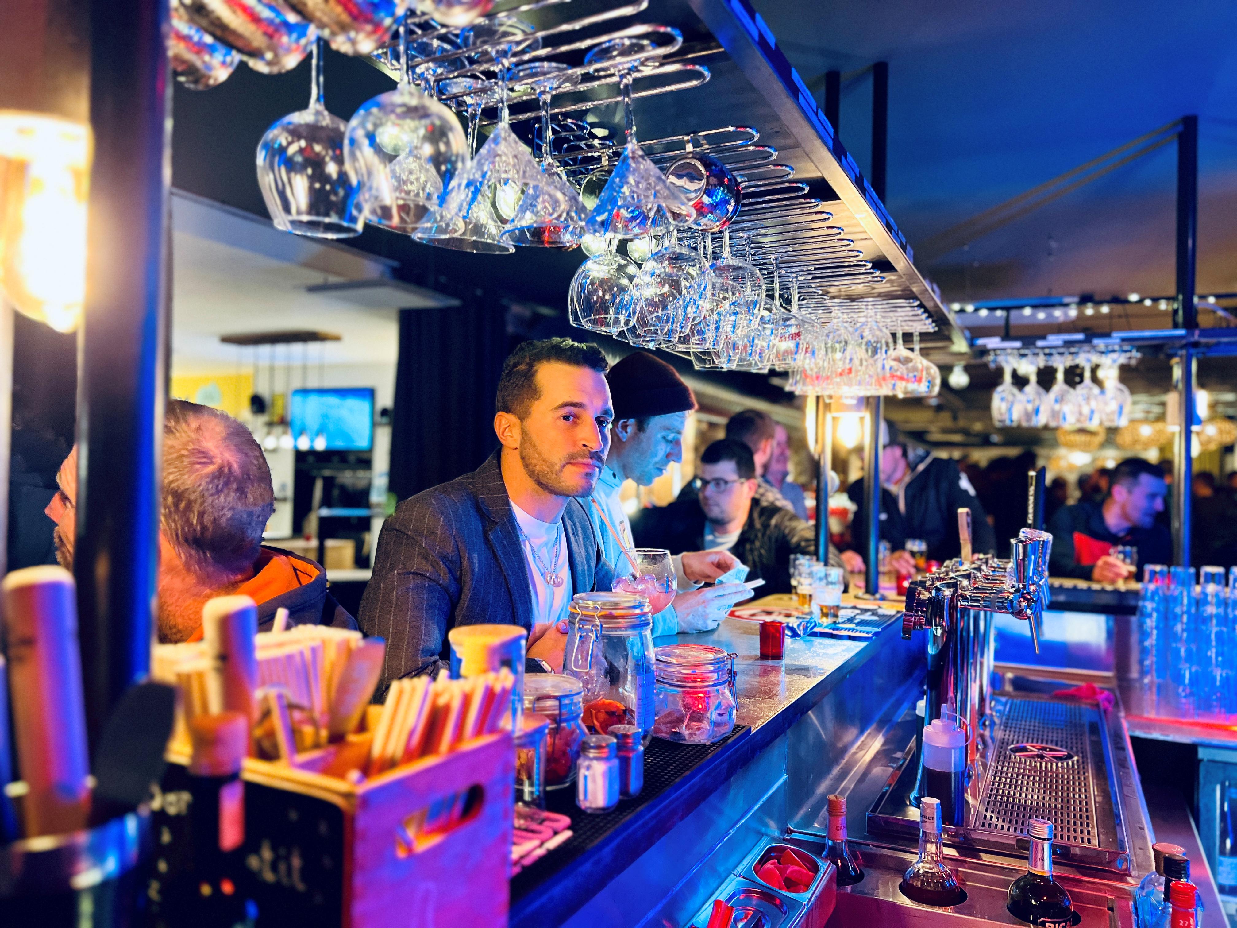 The People Les 2 Alpes  slide 4