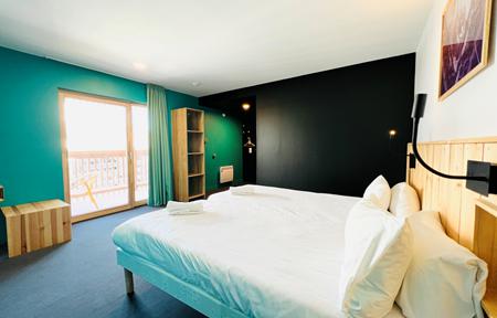 The People Les 2 Alpes slide 2