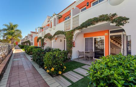 Bungalows Cordial Green Golf slide 2