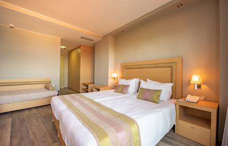 Hotel Alexandra Beach Resort & Spa slide 3