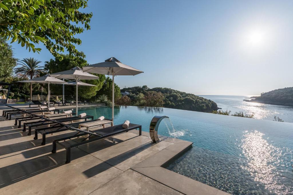 Mövenpick Resort Agios Nikolaos Sivota slide 3