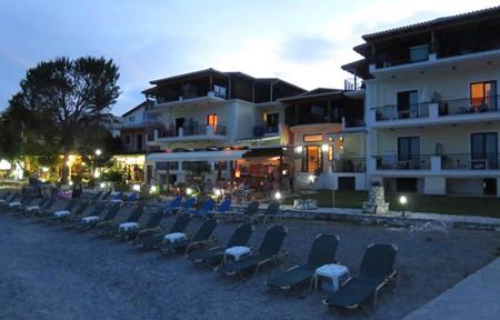 Lejlighedshotel Madouri Beach slide 1