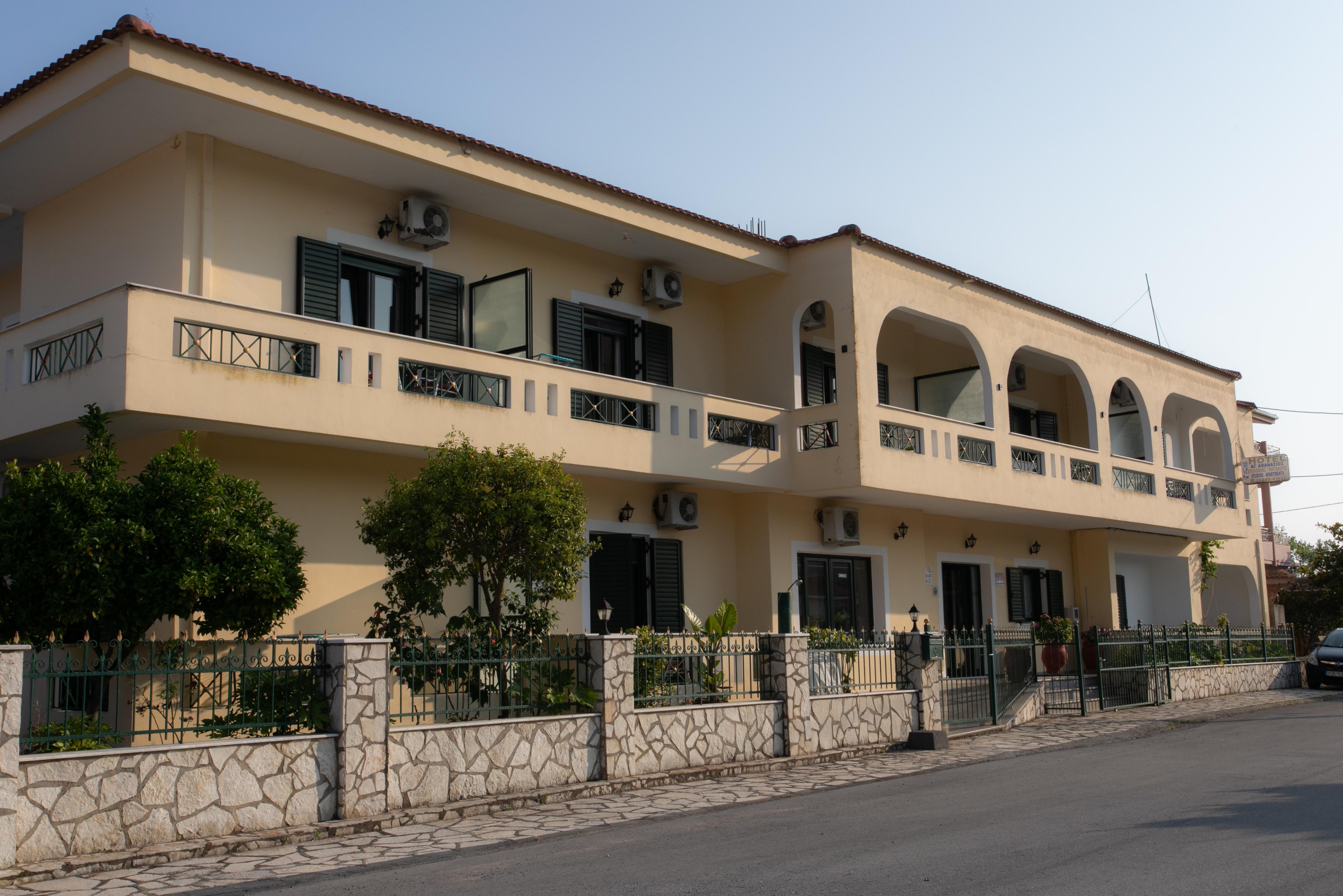 Lejlighedshotel Athanasios by Philoxenia slide 2