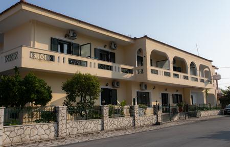 Lejlighedshotel Athanasios by Philoxenia slide 2