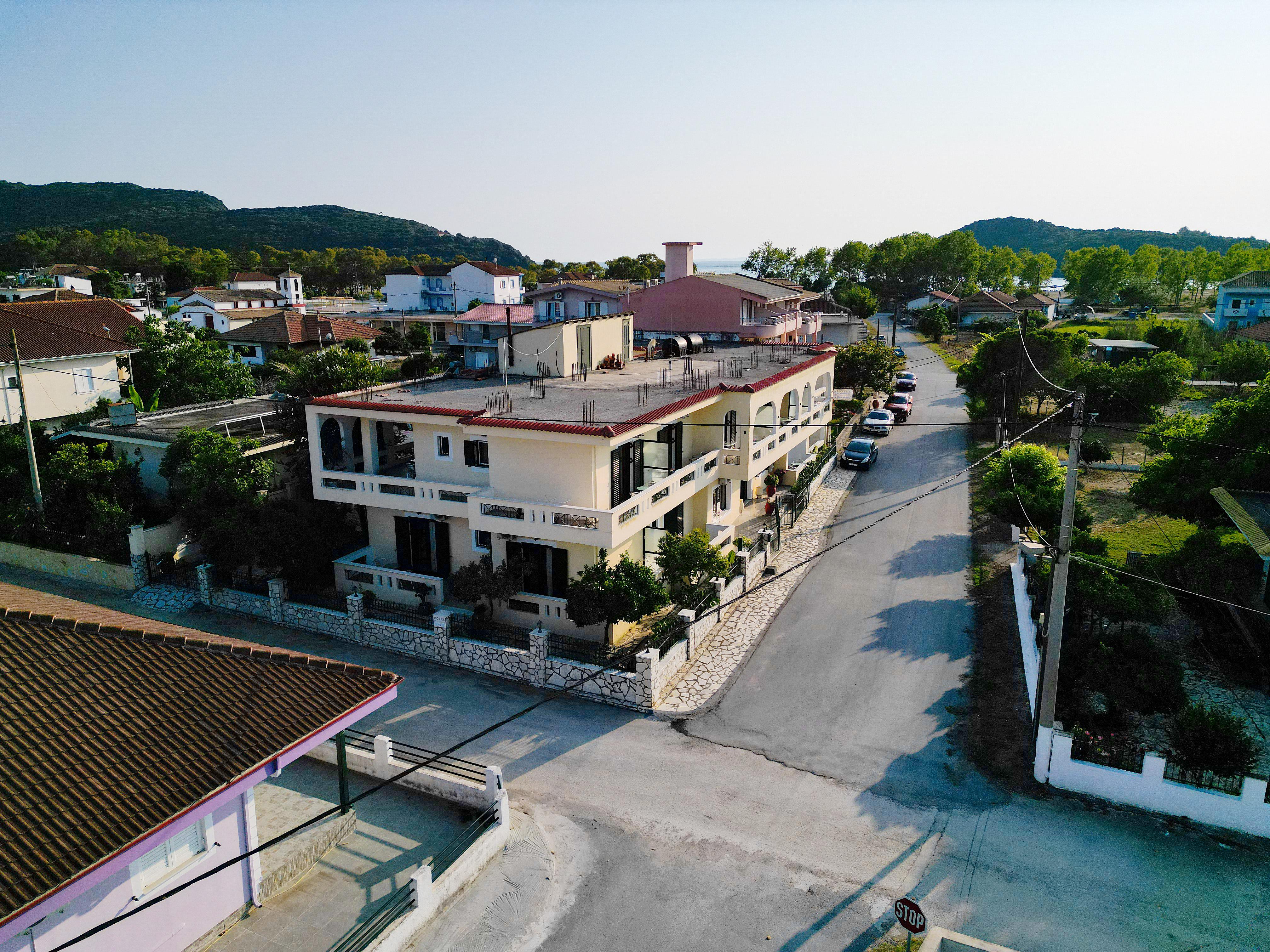 Lejlighedshotel Athanasios by Philoxenia slide 5