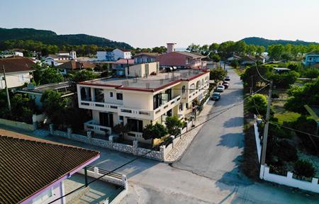 Lejlighedshotel Athanasios by Philoxenia slide 5