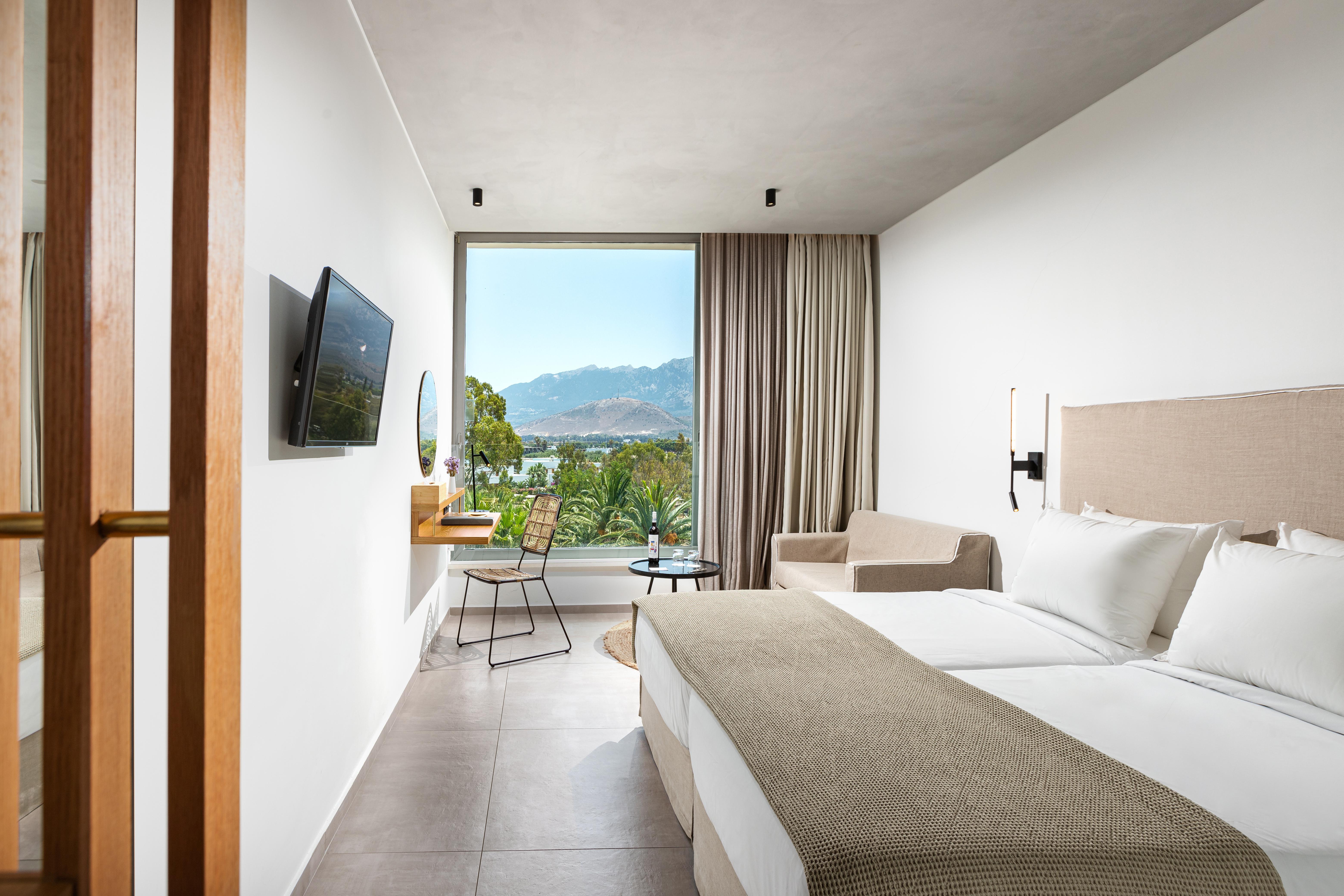 Hotel & Bungalows Caravia Beach slide 3