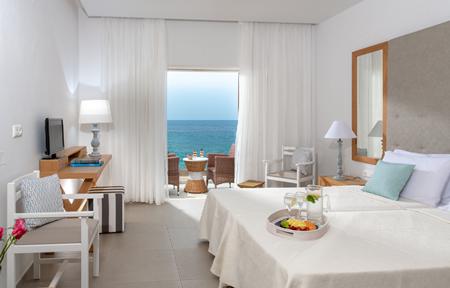 Hotel Maritimo Beach slide 2