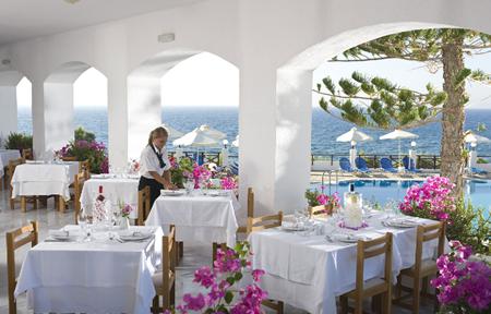 Hotel Maritimo Beach slide 4