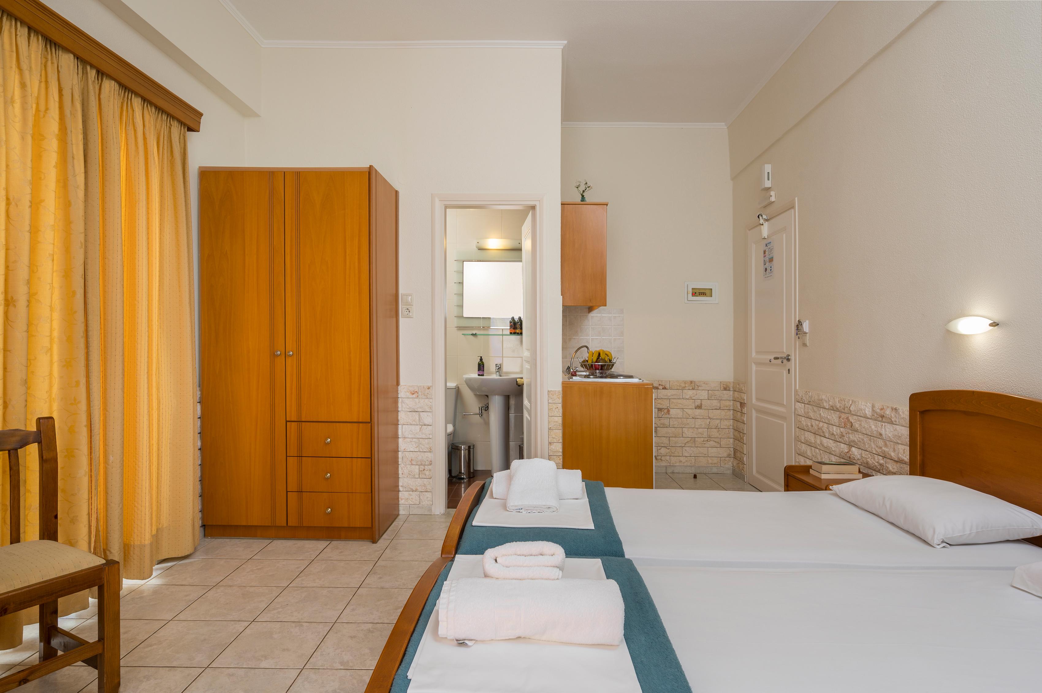 Adonis Apartments slide 5