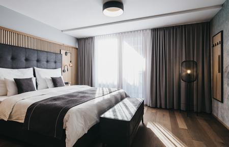 The Crystal VAYA Unique slide 3