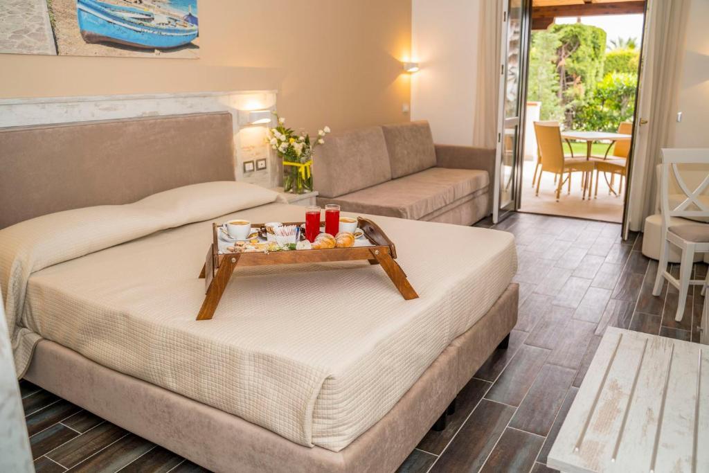 Dolcestate Hotel  slide 2