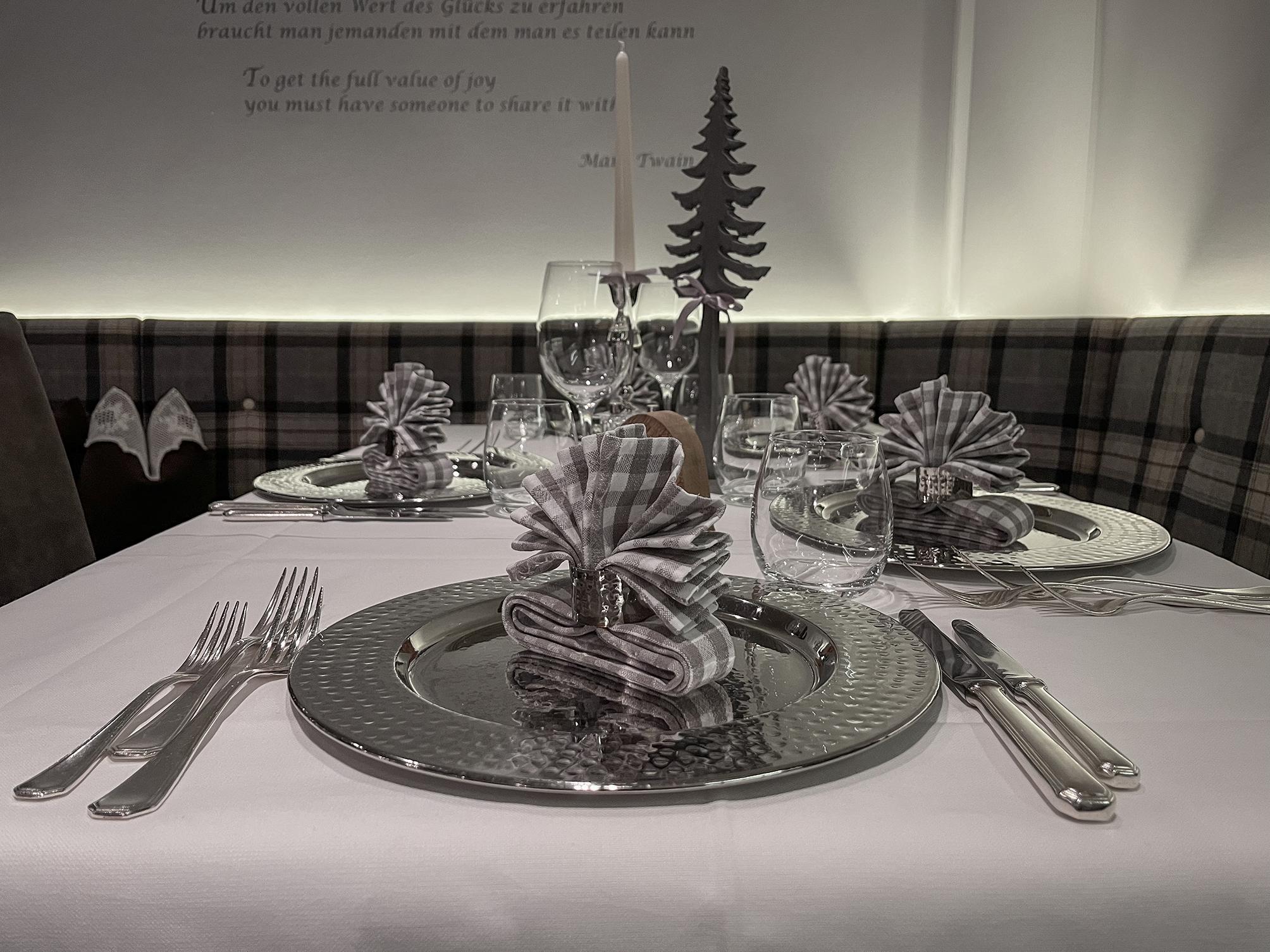 The laurin small & charming slide 2