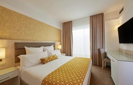 Dreams Sunny Beach Resort & Spa  slide 2