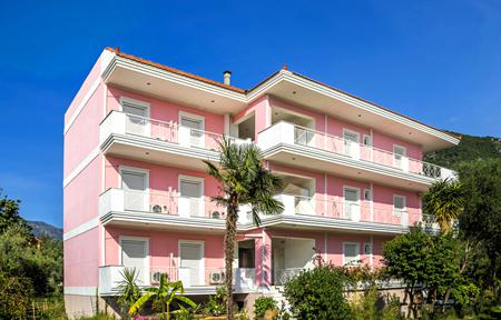 Studio's Dionysos slide 5