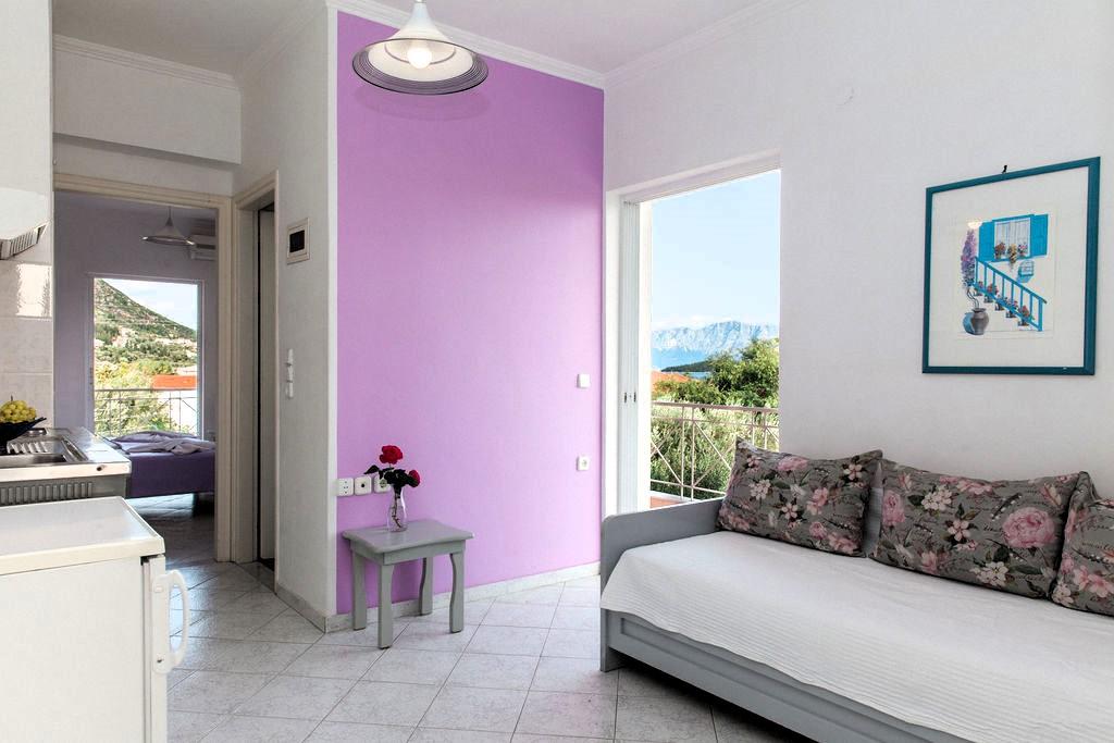 Studio's Dionysos  slide 3