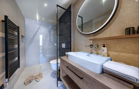 People’s Hotel slide 3