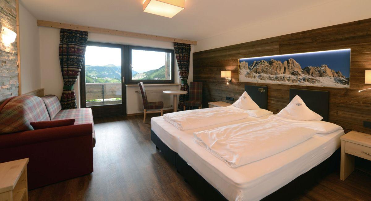 Hotel Alaska slide 2