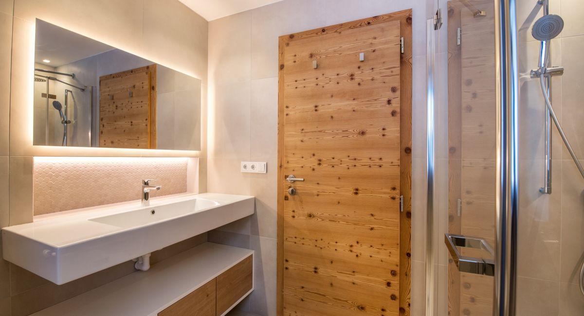 Hotel Alaska slide 3