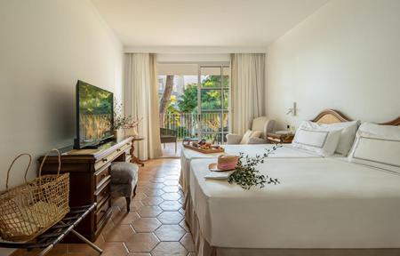 Hotel Melia Cala d'Or slide 4