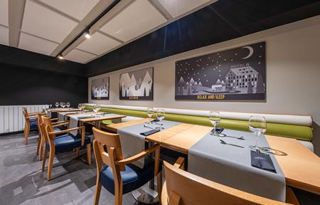 Hotel Cristina slide 3