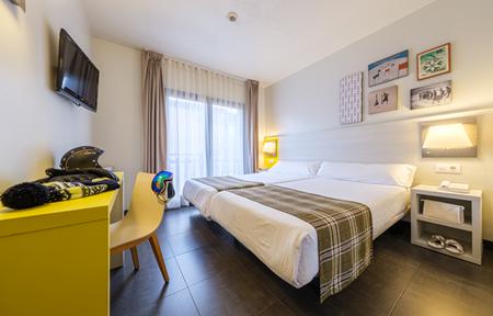 Hotel Cristina slide 2