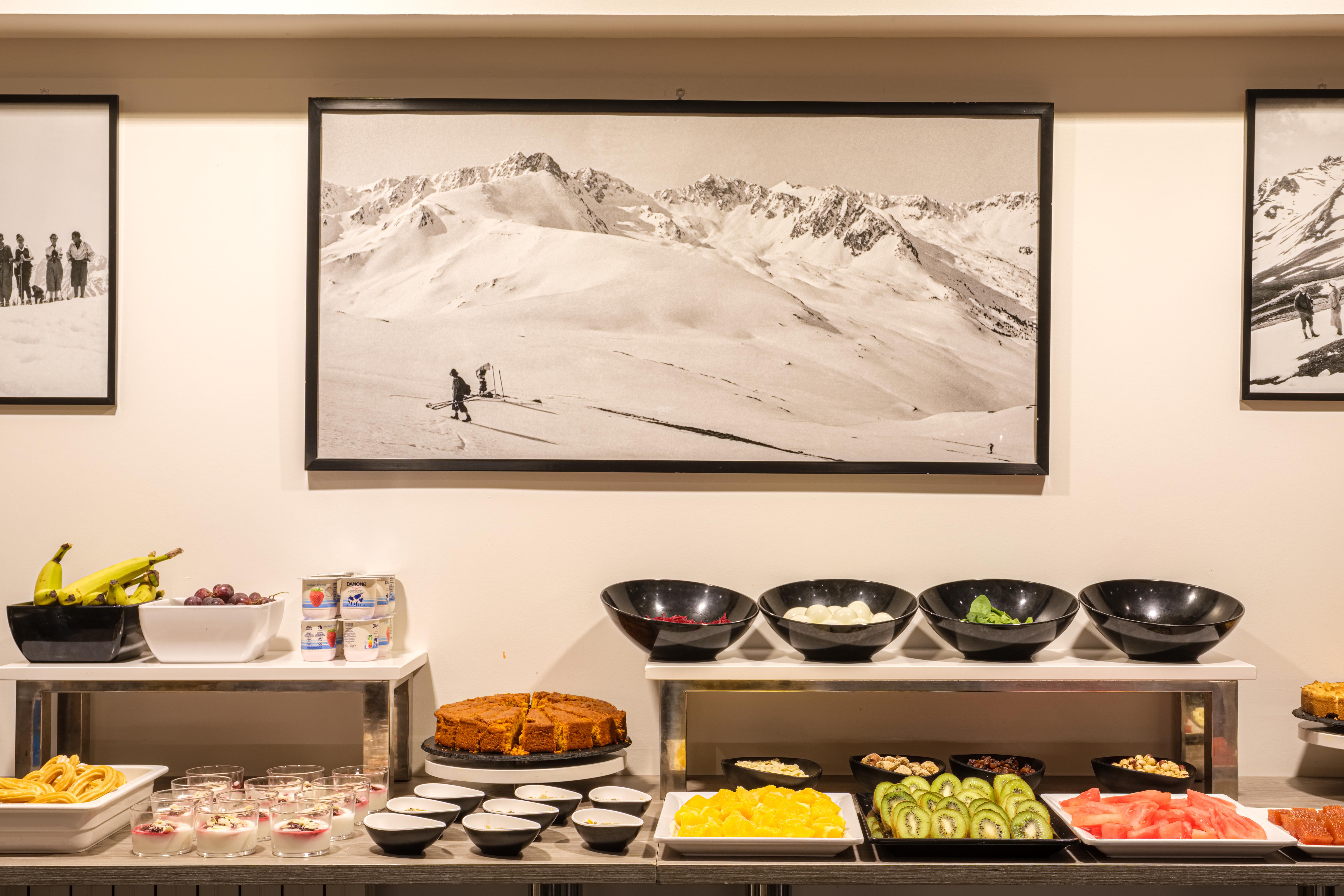 Hotel Caribou slide 5