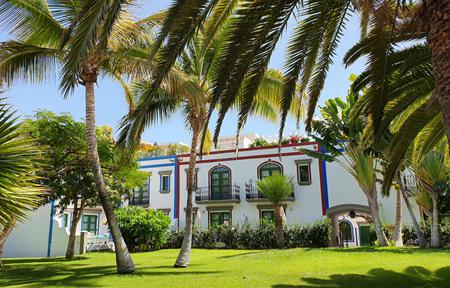 Billy's Puerto de Mogán by LIVVO slide 3