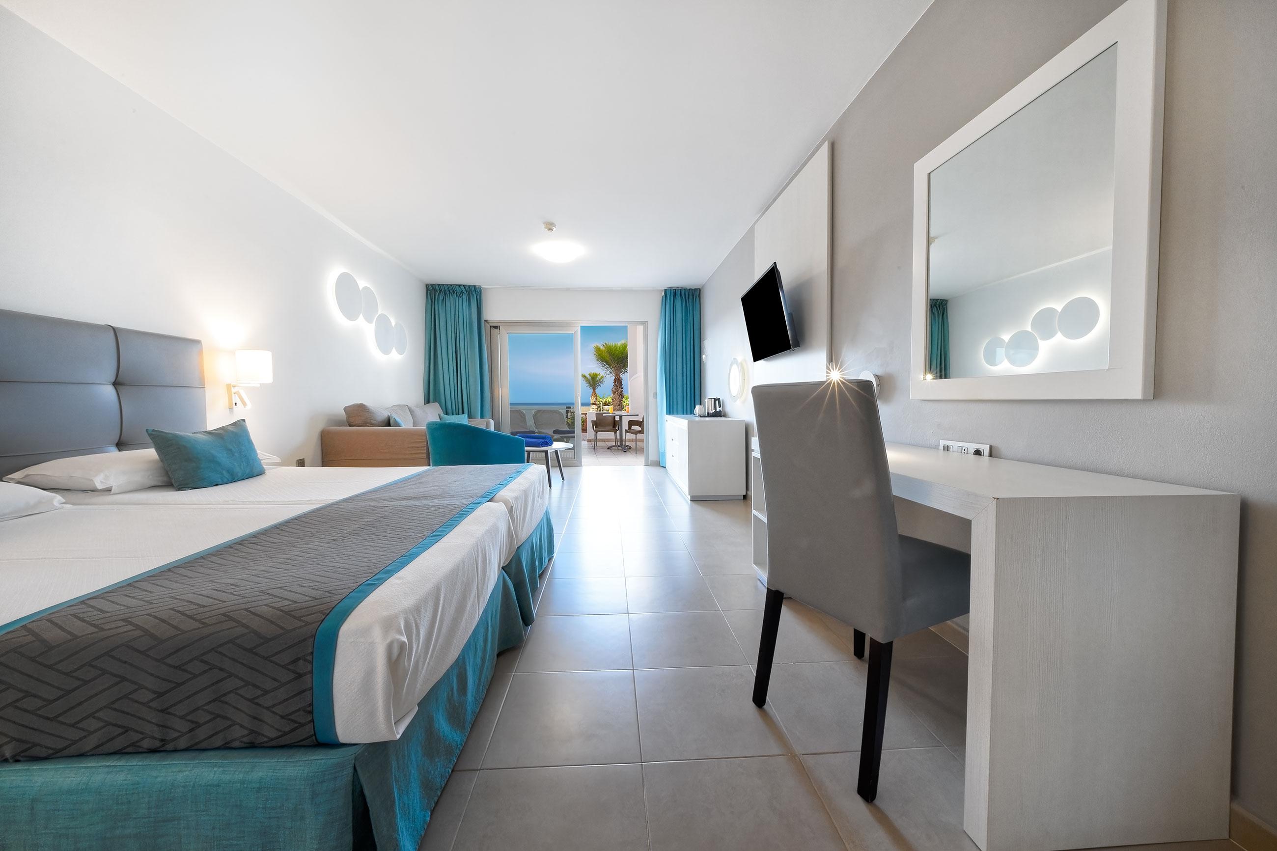 Hotel Las Costas slide 3