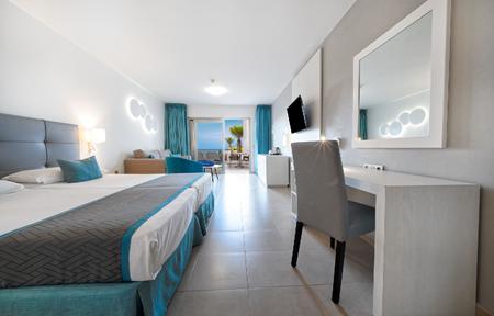 Hotel Las Costas slide 3