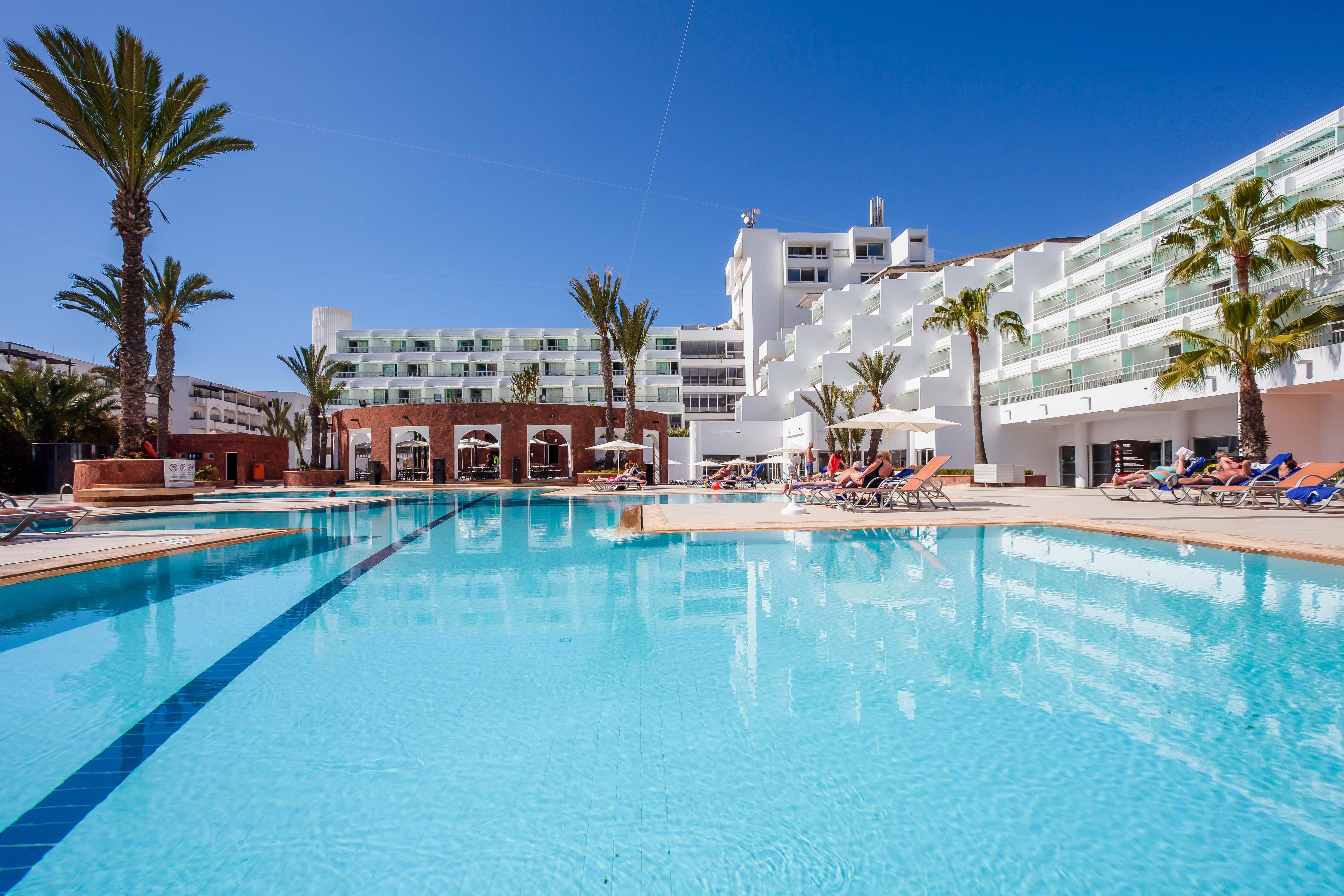 Hotel Amadil Ocean Club slide 5