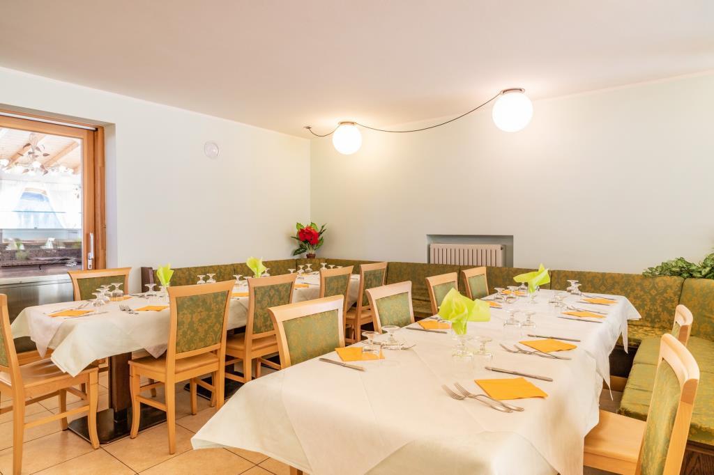 Hotel Monclassico slide 4