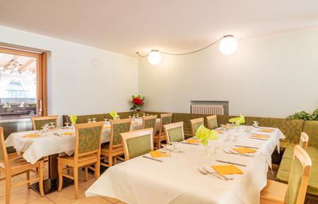 Hotel Monclassico slide 4