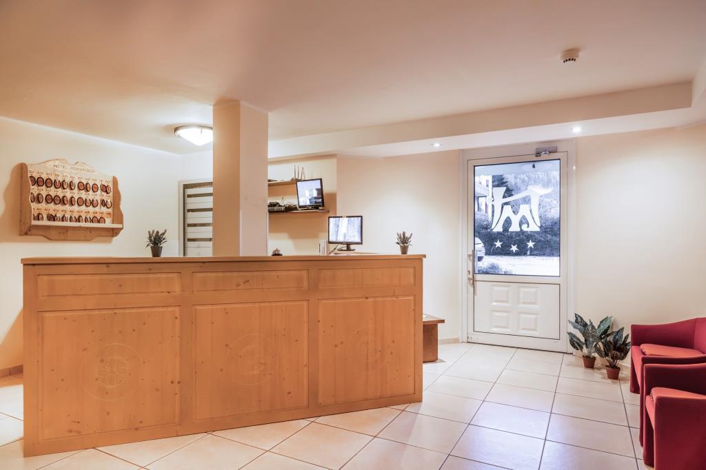 Hotel Monclassico slide 5