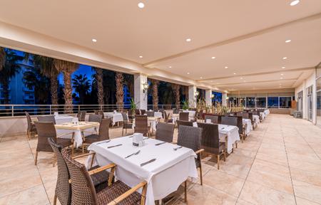 Hotel Royal Garden Beach slide 5