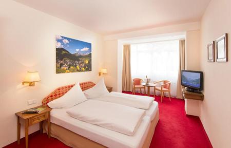 Hotel Dachstein slide 4