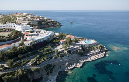 Hotel Peninsula Resort & Spa