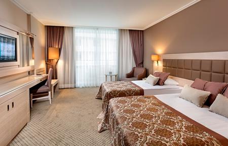 Hotel Miracle Resort slide 4