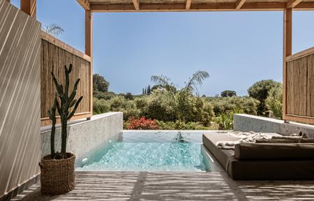 Mon Repo Secret Suites slide 1