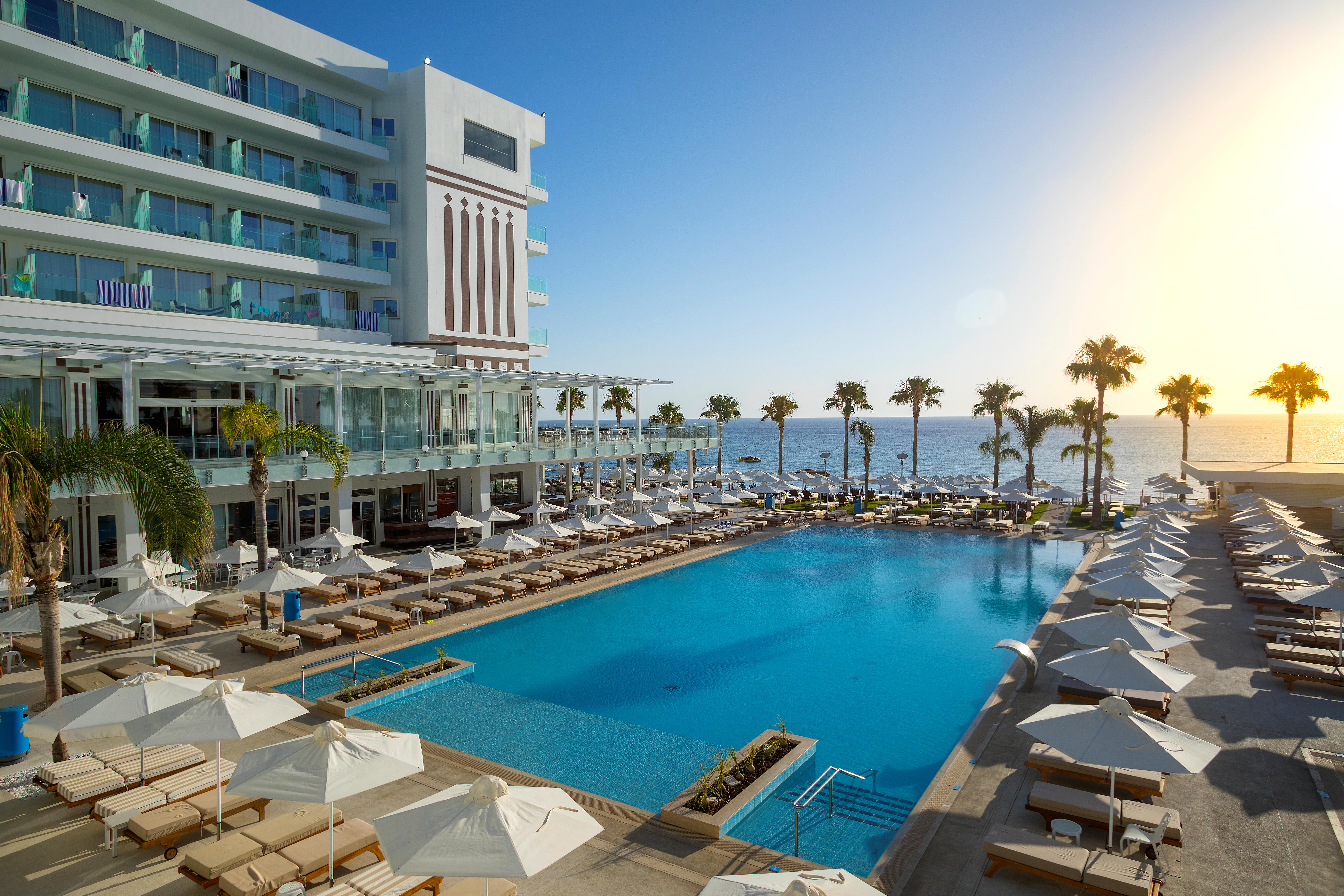 Protaras - Fig Tree Bay, Cypern - Halvpension afbudsrejse