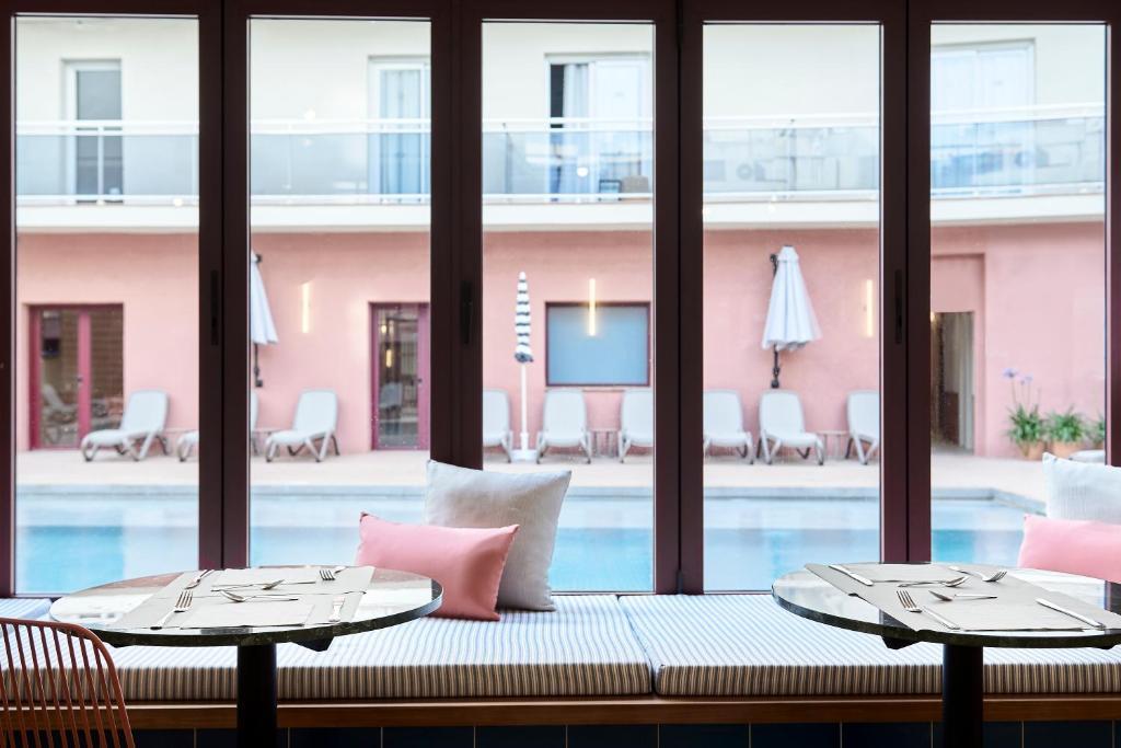 tent Lloret de Mar slide 3