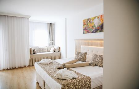 Hotel Cesars Side slide 3