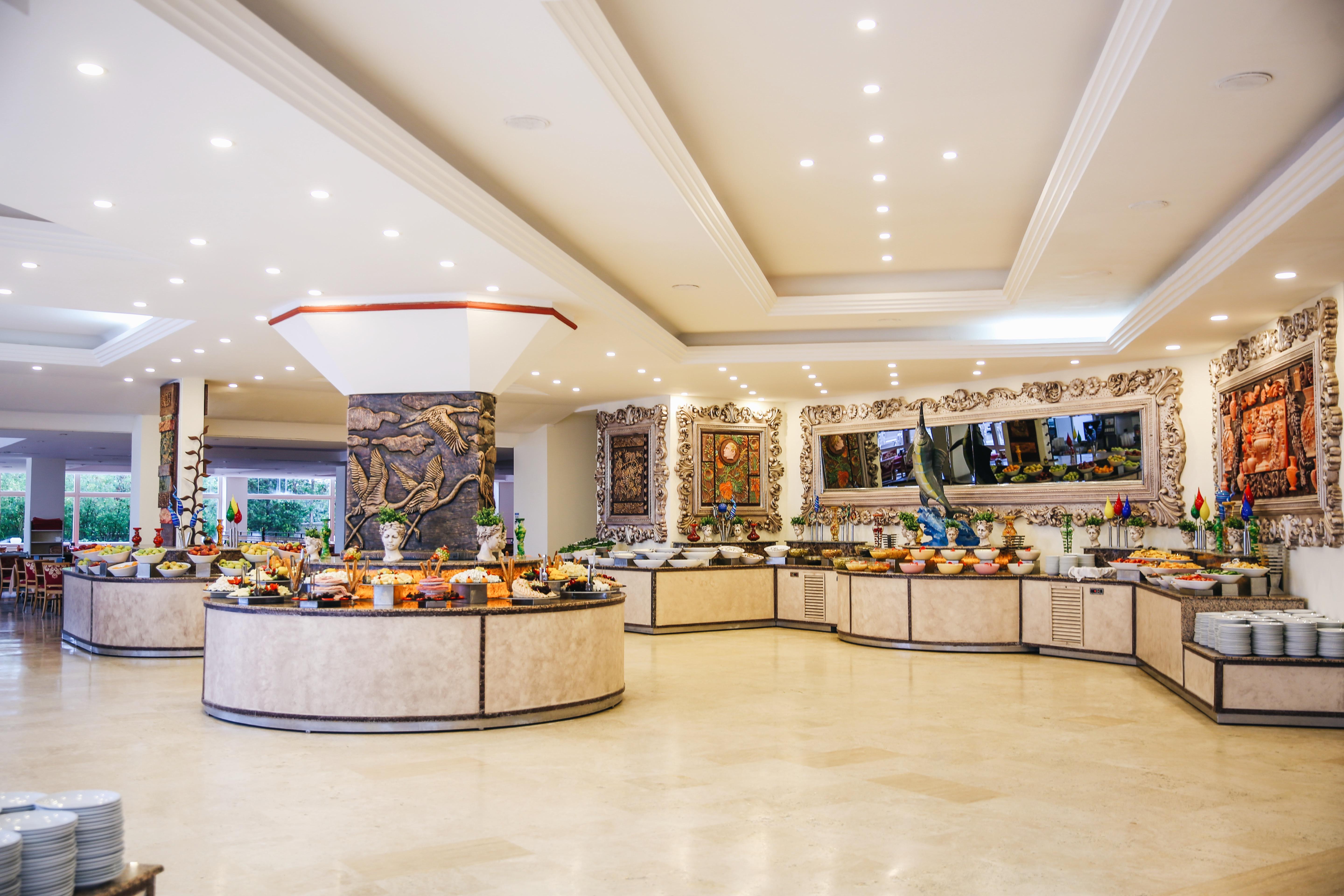 Hotel Cesars Side slide 4