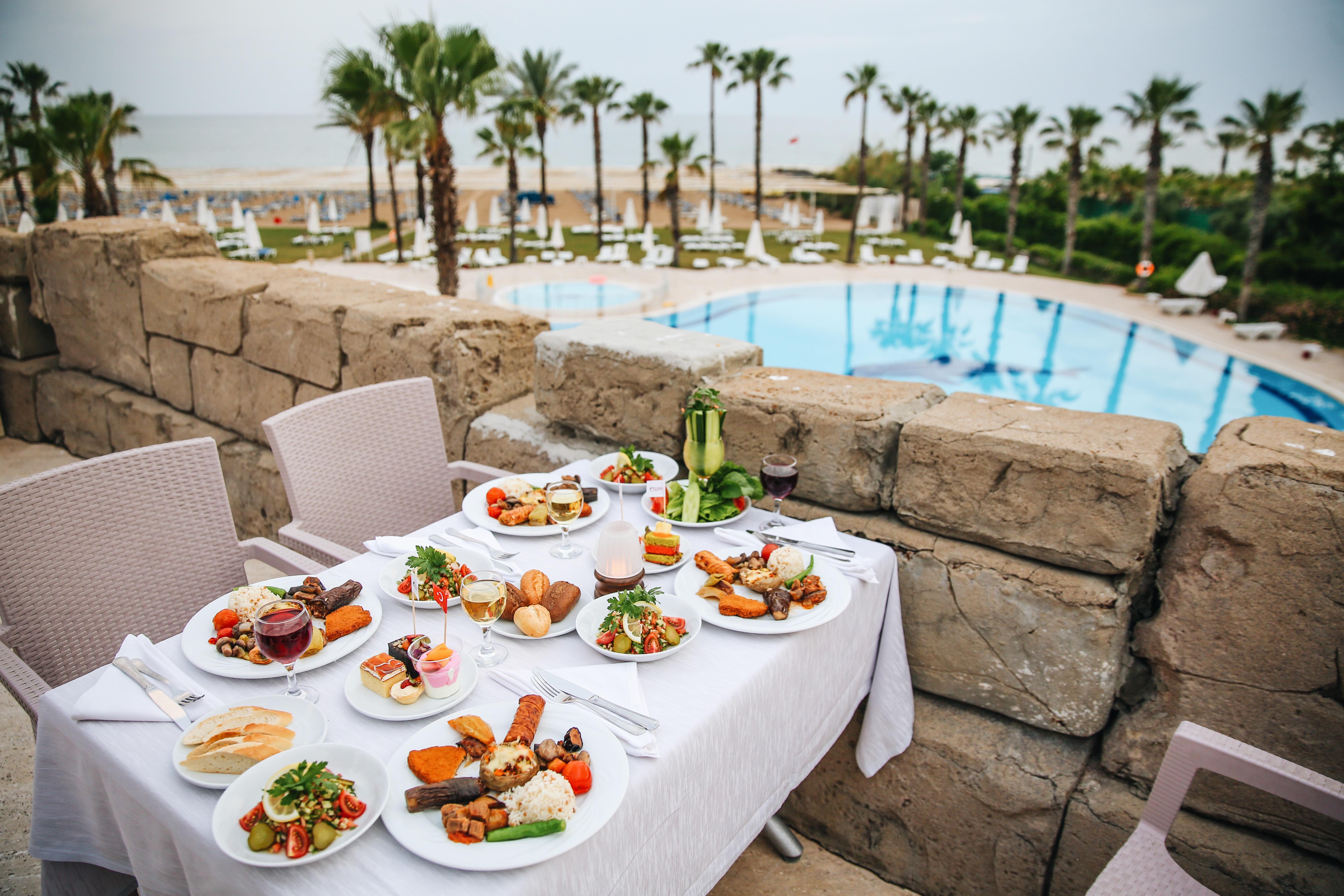 Hotel Cesars Side slide 5